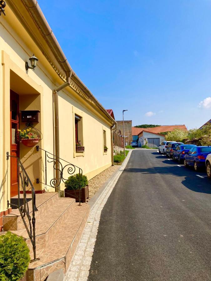 Guesthouse Mikulas Mikulov - Free Parking In The City Center 外观 照片