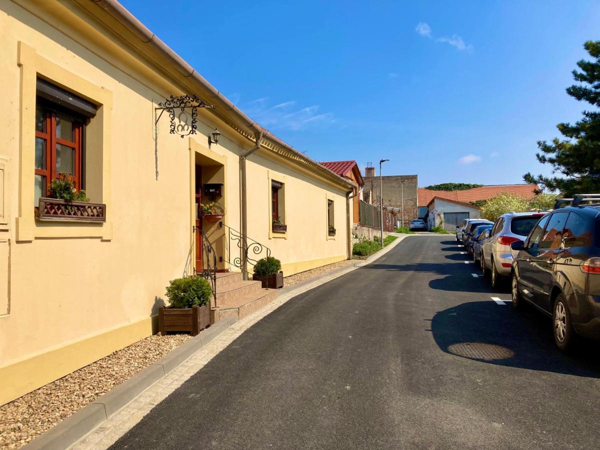 Guesthouse Mikulas Mikulov - Free Parking In The City Center 外观 照片
