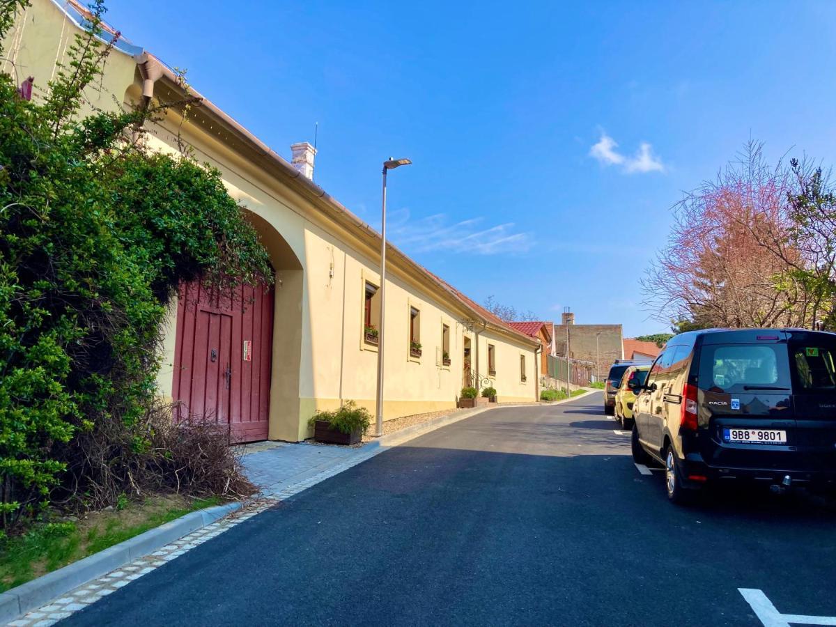 Guesthouse Mikulas Mikulov - Free Parking In The City Center 外观 照片