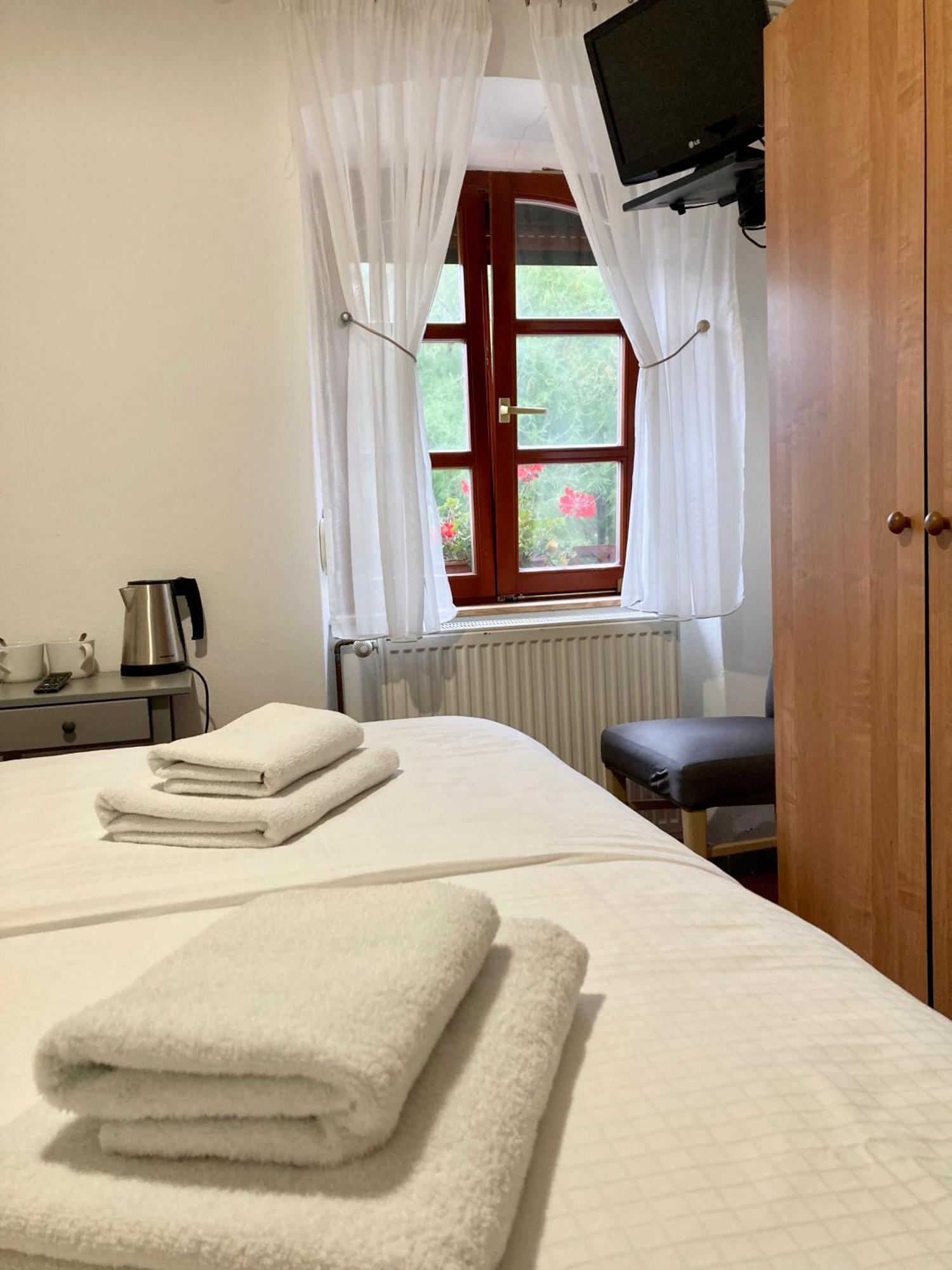Guesthouse Mikulas Mikulov - Free Parking In The City Center 外观 照片