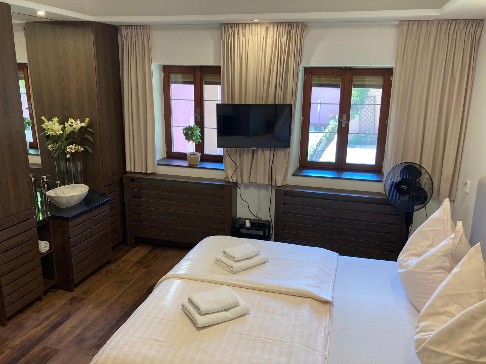 Guesthouse Mikulas Mikulov - Free Parking In The City Center 外观 照片