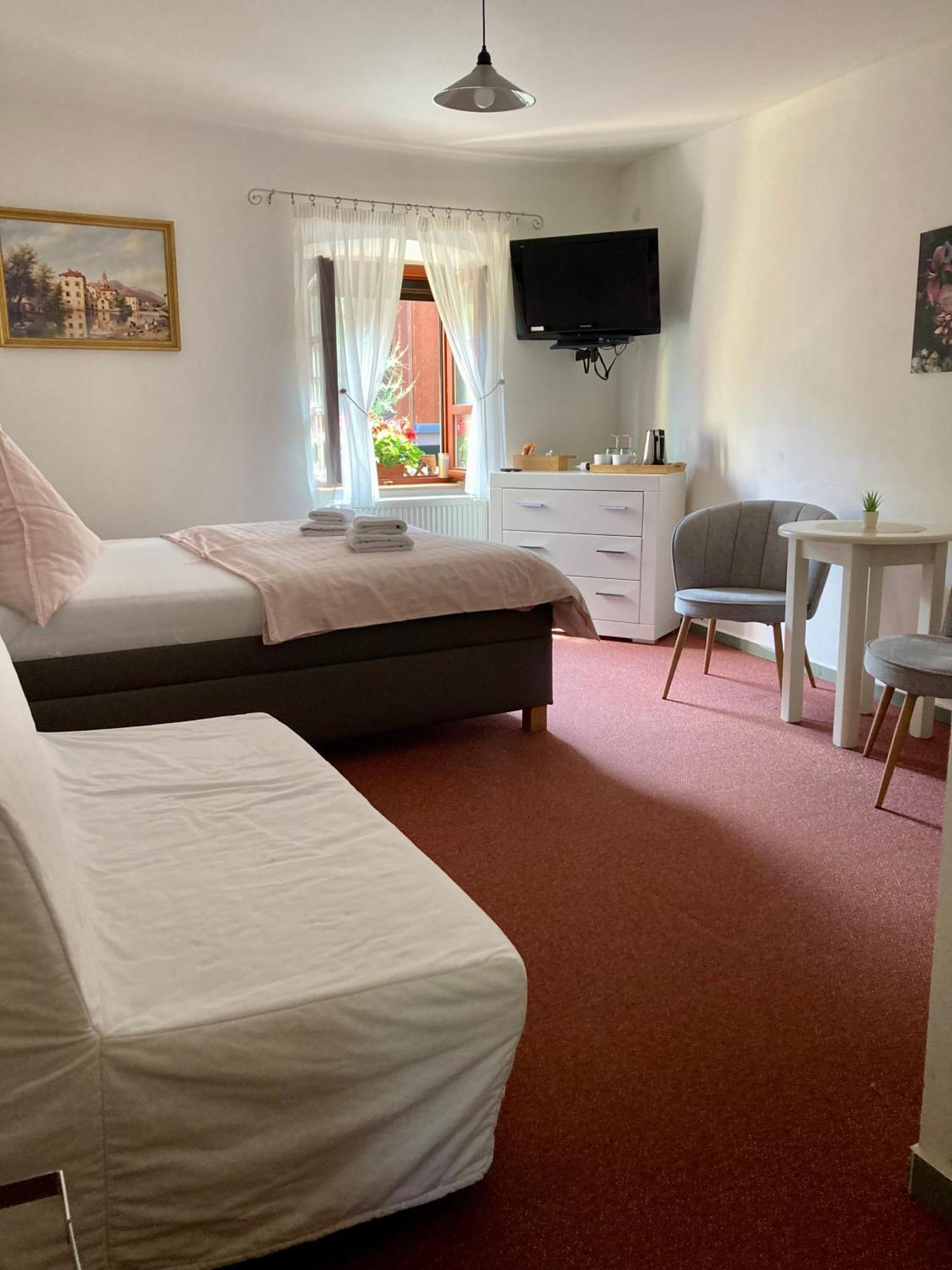 Guesthouse Mikulas Mikulov - Free Parking In The City Center 外观 照片